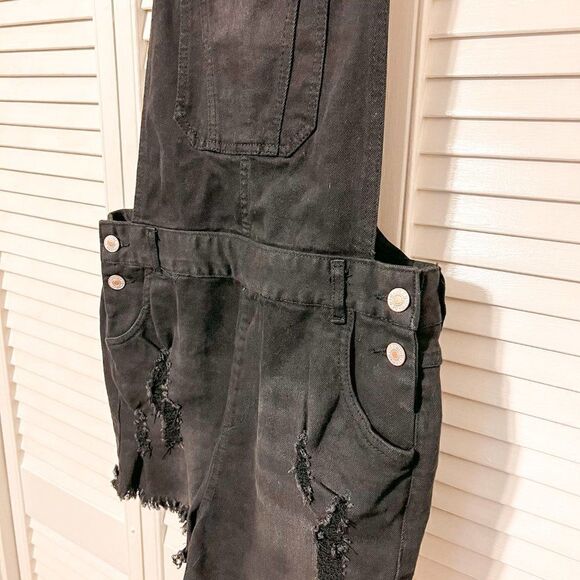 NWT! Distressed Short Overalls, Size Medium - Picture 2 of 4